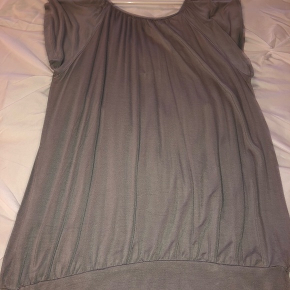 Gray top - Picture 2 of 3